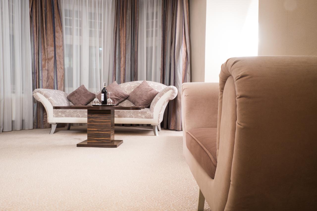City Boutique Hotel เจโลนากูรา ภายนอก รูปภาพ
