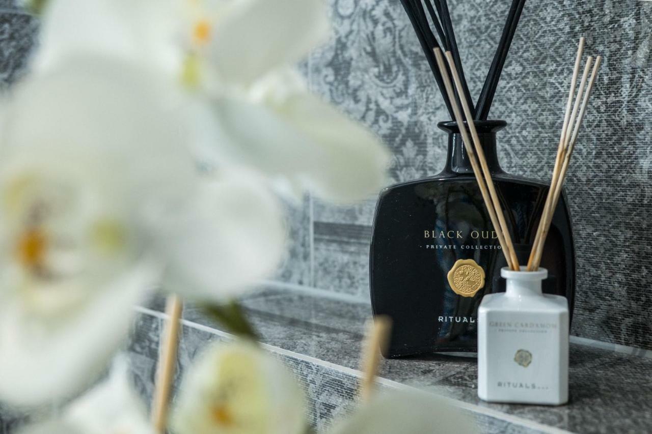 City Boutique Hotel เจโลนากูรา ภายนอก รูปภาพ